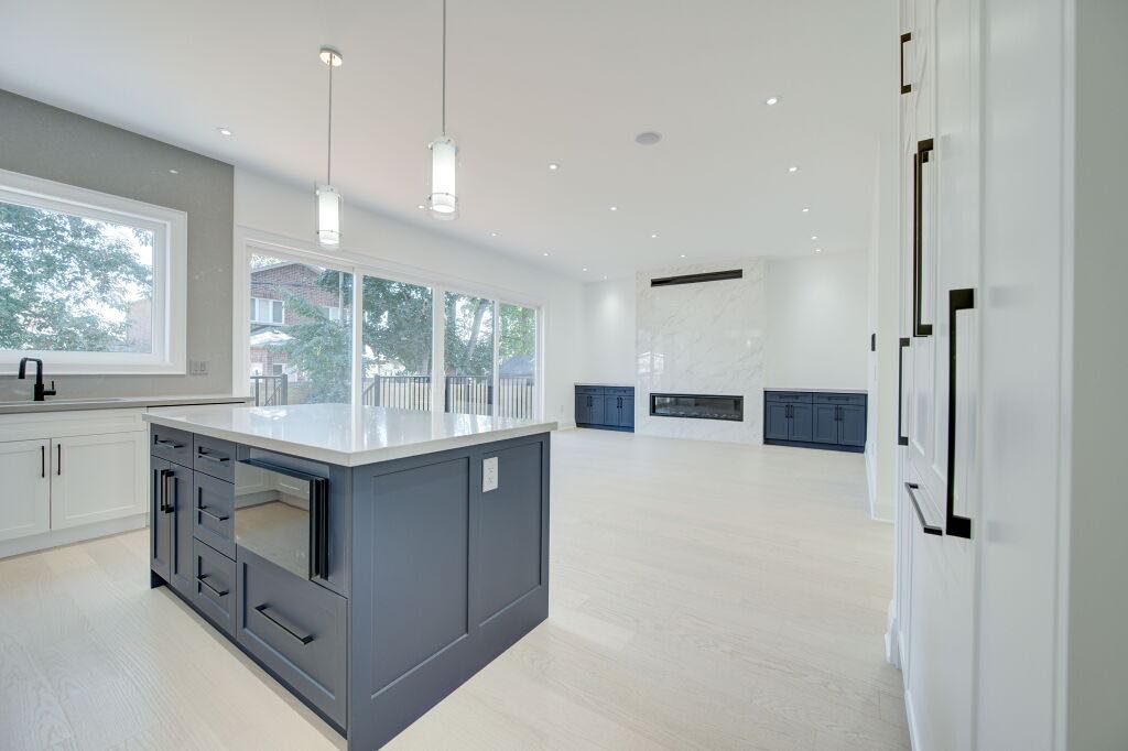 Gravity Contractors team and commercial building project in Hamilton 2